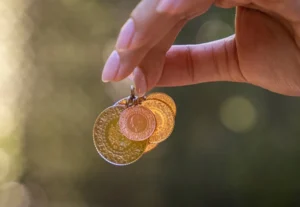 Akaryakıt ve Altın Rekor Kırarken Bütçenizi Nasıl Korursunuz?